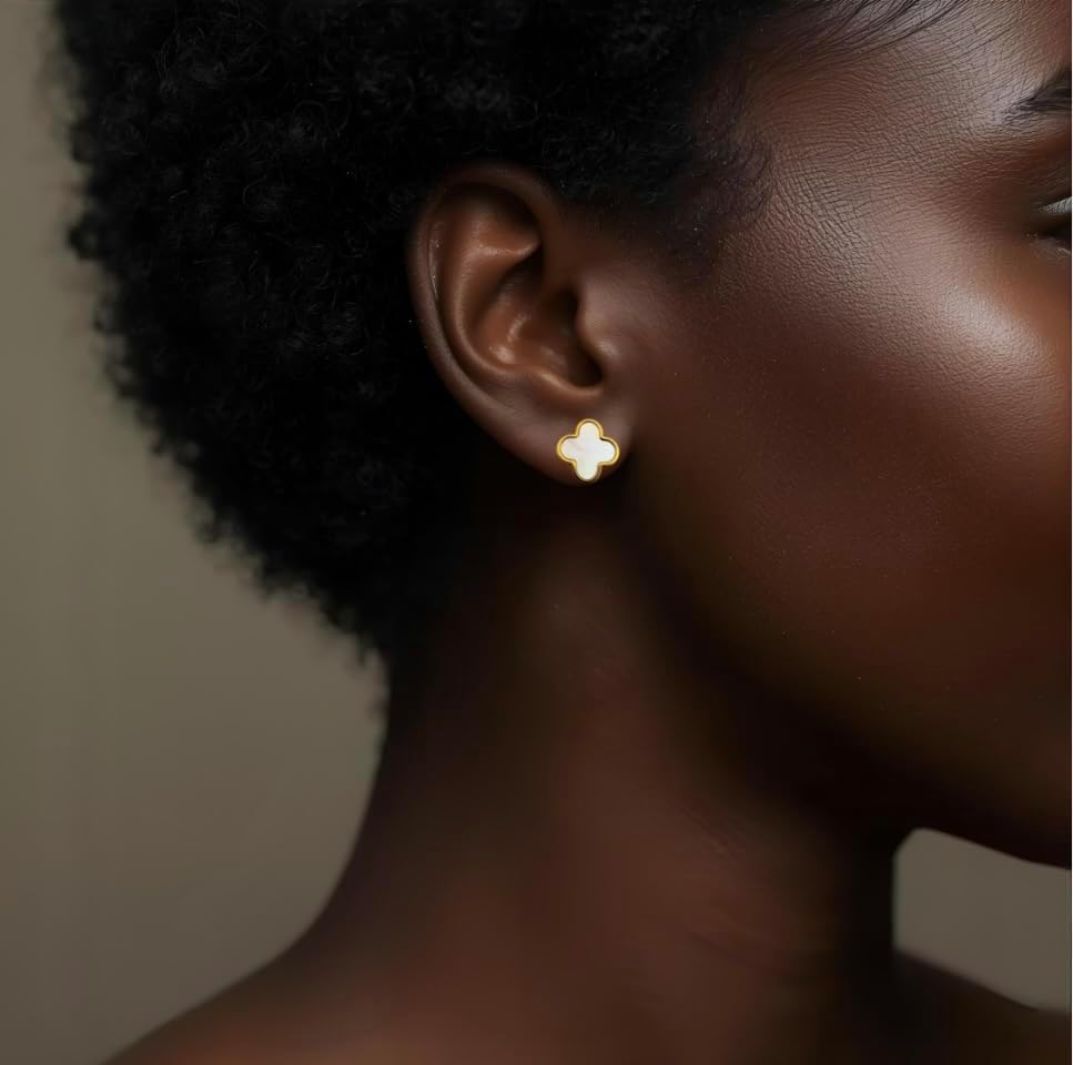 Perlmutt-Kleeblatt-Ohrstecker für Damen, 18-Karat vergoldet, wasserfest, aus 316L Edelstahl mit echtem weißem Perlmutt